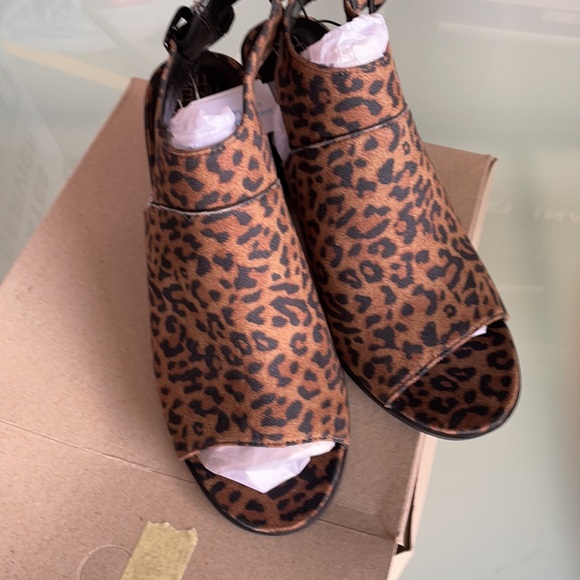 New - Picture 2 of 2